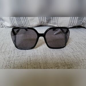 Tom Ford Sunglasses NWT, no case.